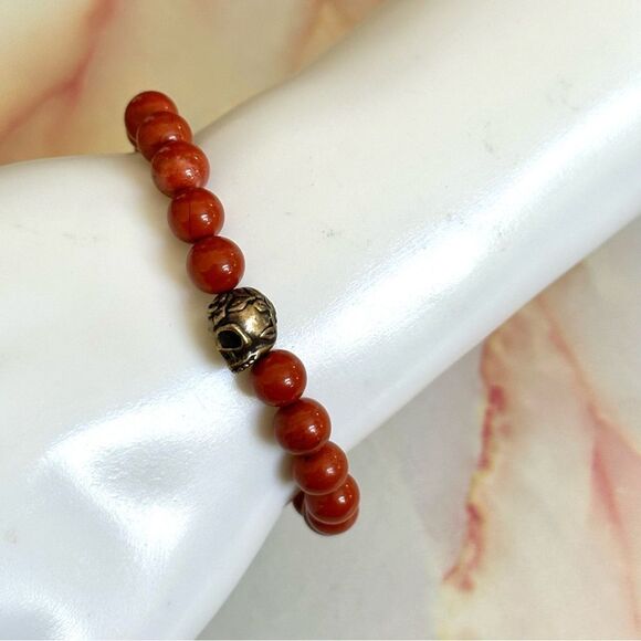 Red jasper skull stretchy bracelet - Picture 4 of 9